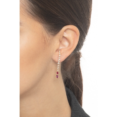 Pendientes en oro rosa 18k con colgantes de rubíes y diamantes