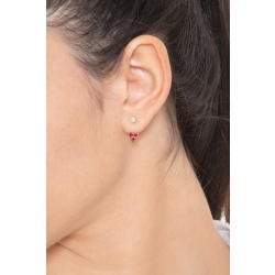 Mono pendiente en oro blanco 18k con rubies y diamante  2