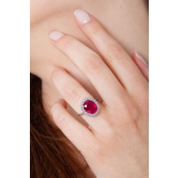 Anillo de compromiso de rubí oval y diamantes oro blanco 18 kilates 2