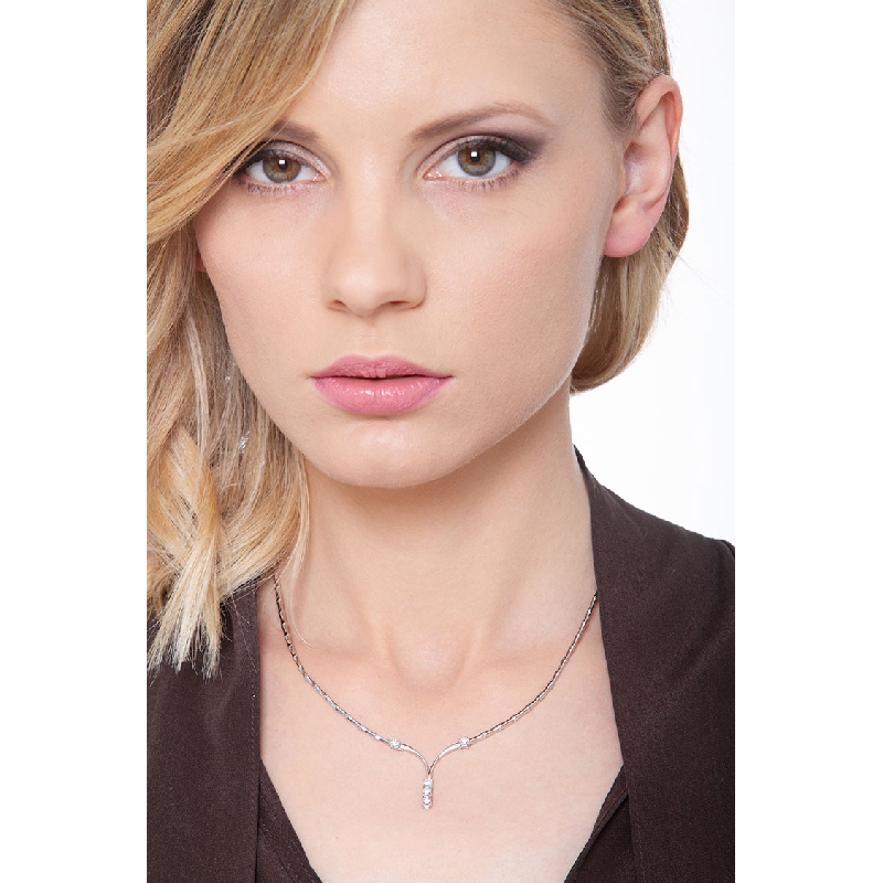 Collar semirrígido oro blanco 18k con diamantes