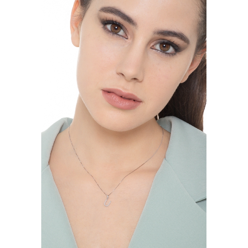 Collar con letra U de diamantes Collar con letra U de diamantes