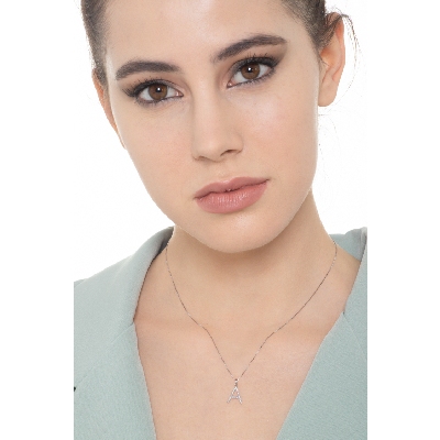 Collar con letra colgante A oro y diamantes