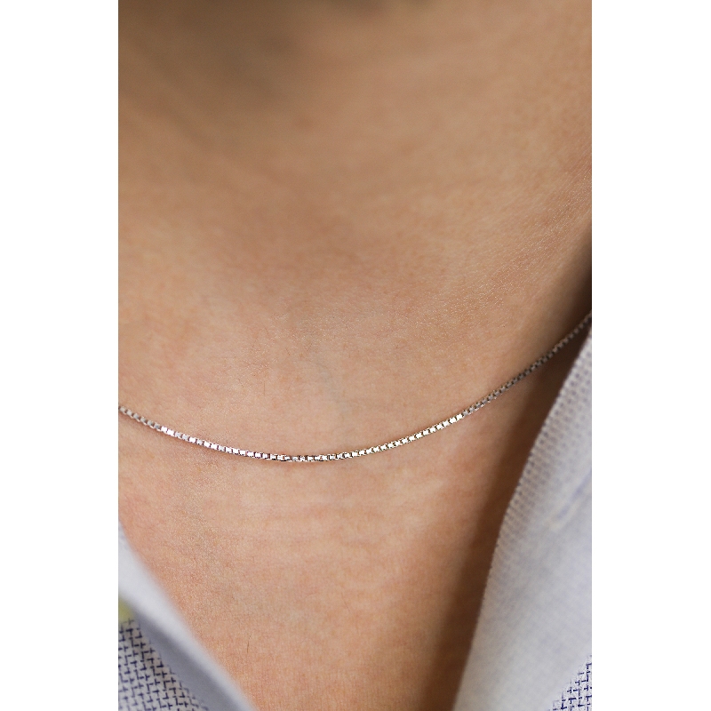 Cadena de estilo veneciano oro blanco 18 quilates, 50 cm