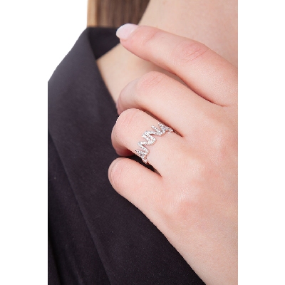 Anillo con nombre ANNA en oro blanco y diamantes