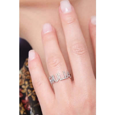 Anillo en oro blanco 18k con nombre GIULIA y diamantes