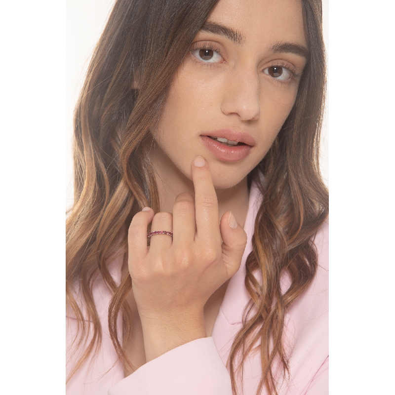 Anillo de mujer en oro blanco 18k con once rubíes