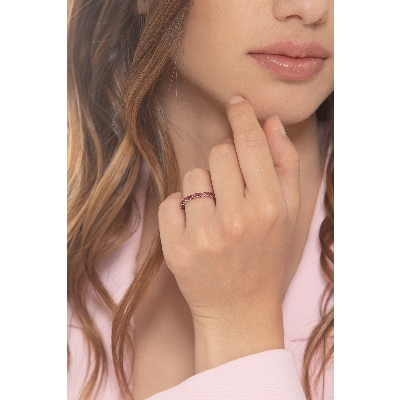 Anillo de mujer en oro blanco 18k con once rubíes