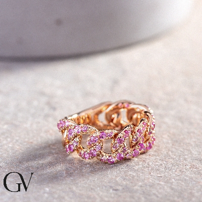 Anillo de oro rosa con zafiros rosas