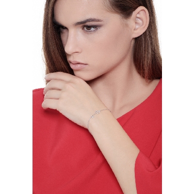 Pulsera en oro blanco 18k con corazón y diamantes