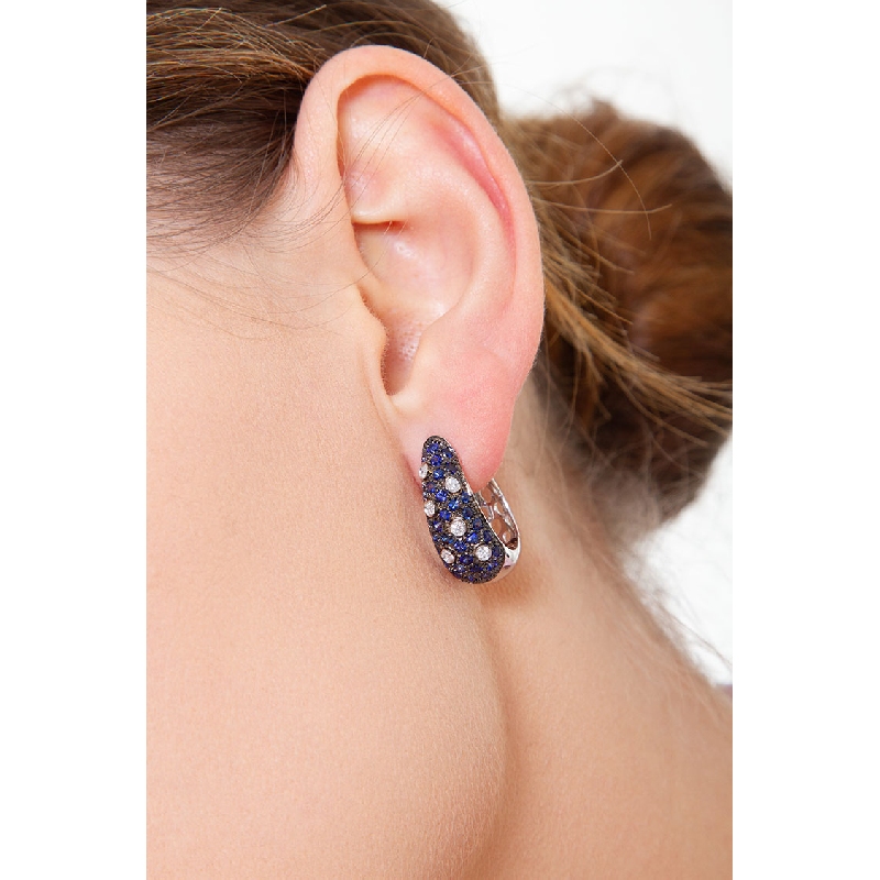 Pendientes aro en oro blanco 18k con diamantes y zafiros azules