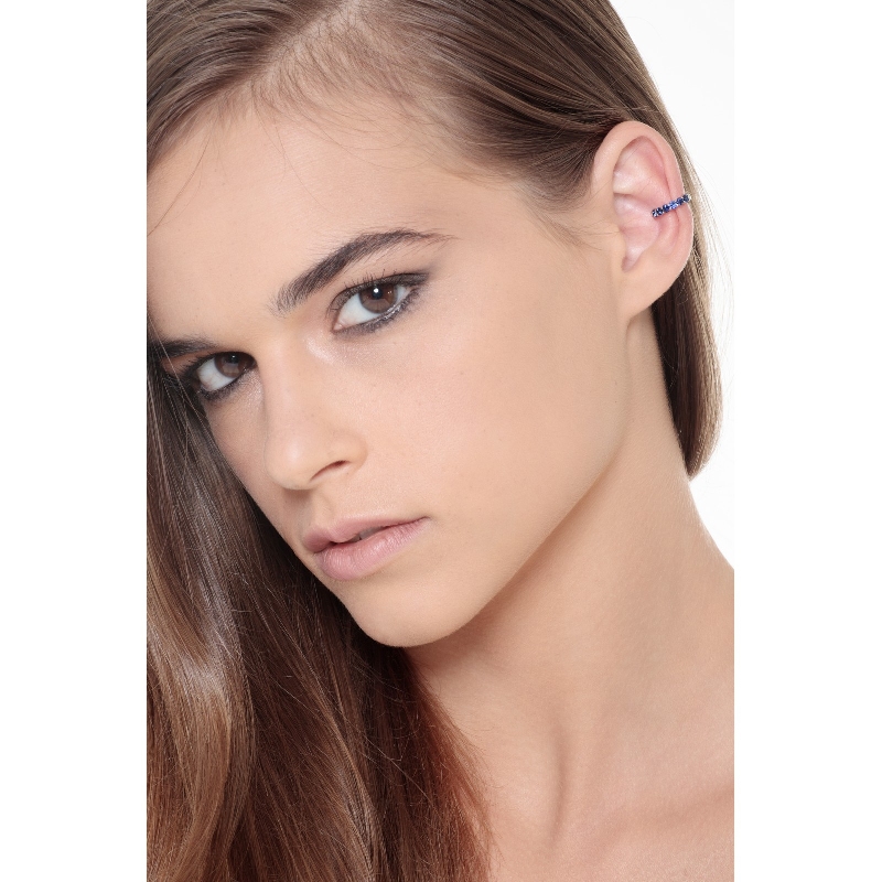 Pendiente único earcuff en oro blanco 18k con zafiros azules Pendiente único earcuff en oro blanco 18k con zafiros azules