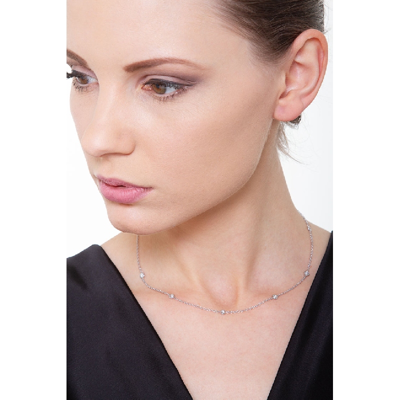Collar en oro blanco de 18k con diamantes de 0,05 ct Collar en oro blanco de 18k con diamantes de 0,05 ct
