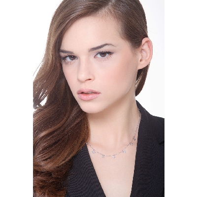 Collar diamantes en oro blanco de 18k con siete colgantes de fantasía