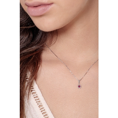 Collar en oro blanco 18k con cadena con rubi