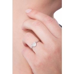 Anillo corazón en oro blanco de 18k con diamante 2