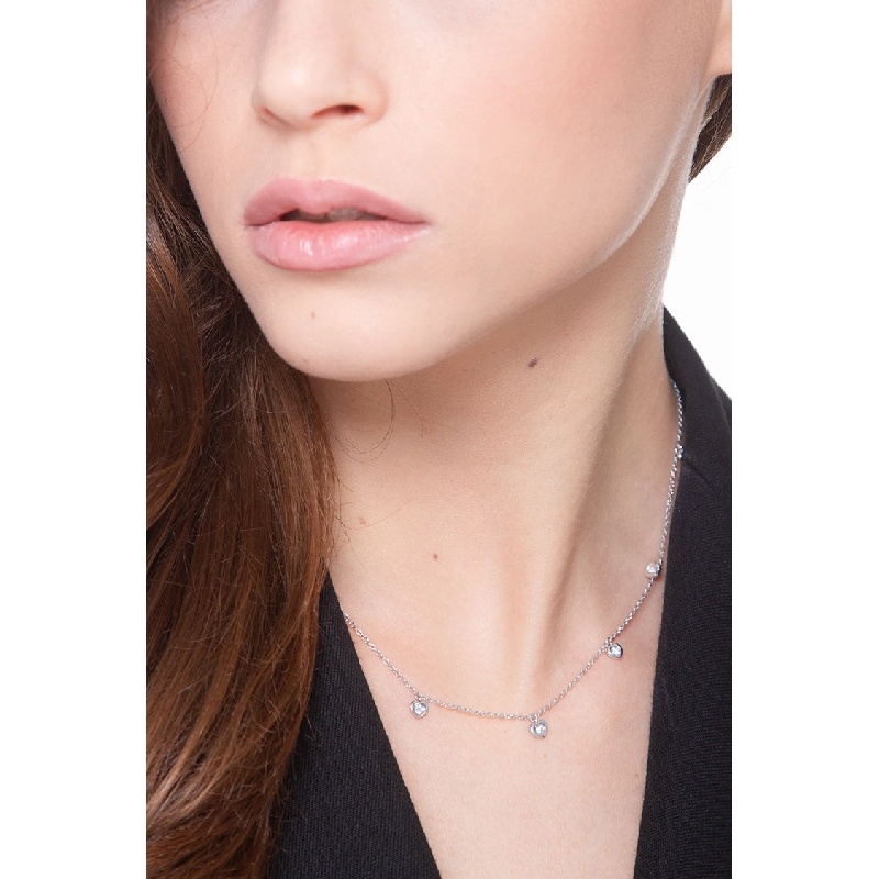 Collar en oro blanco 18k con nueve colgantes en forma de corazón con diamantes Collar en oro blanco 18k con nueve colgantes en forma de corazón con diamantes