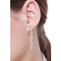 Colgante con letras ROCK oro blanco y diamantes 2