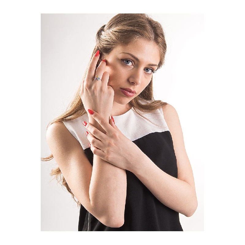 Anillo en oro blanco de 18 quilates con citrino, amatista y aguamarina Anillo en oro blanco de 18 quilates con citrino, amatista y aguamarina