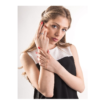 Anillo en oro blanco de 18 quilates con citrino, amatista y aguamarina