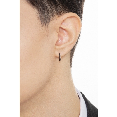 Pendiente individual de oro blanco de 18K con diamantes negros