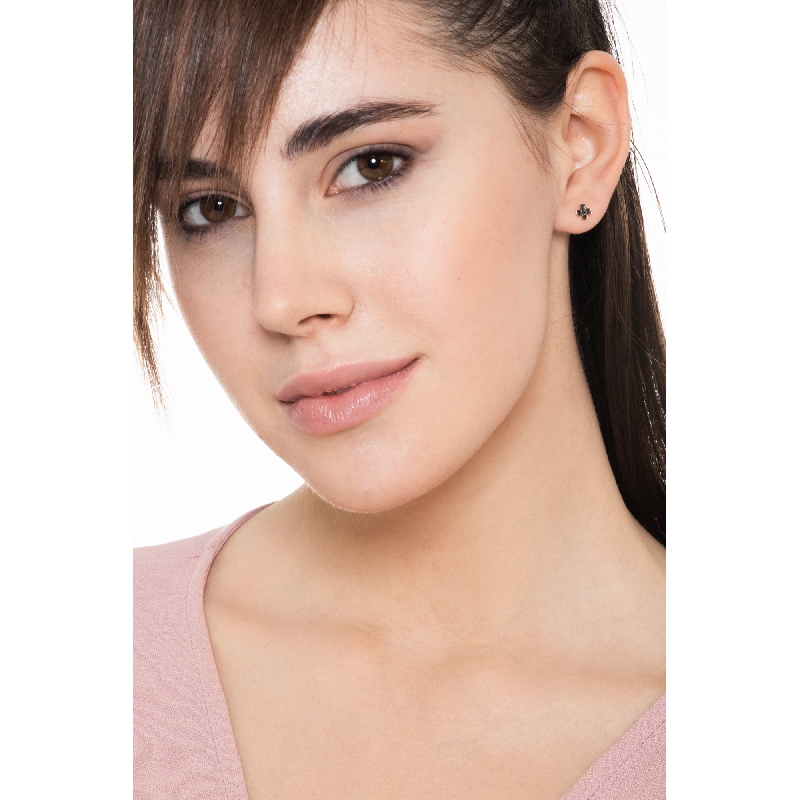 Botón mono en oro rosa de 18k con cruz de diamantes negros y puntas brunidas Botón mono en oro rosa de 18k con cruz de diamantes negros y puntas brunidas