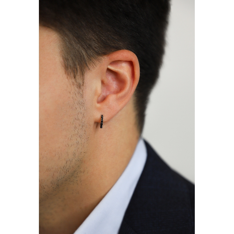 Pendiente mono aro oro blanco 18kt con diamantes negros Pendiente mono aro oro blanco 18kt con diamantes negros