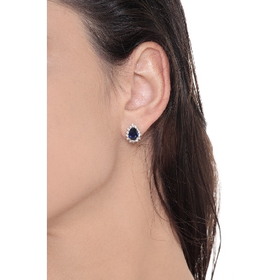 Pendientes en oro blanco 18k con zafiro azul en forma de gota y diamantes