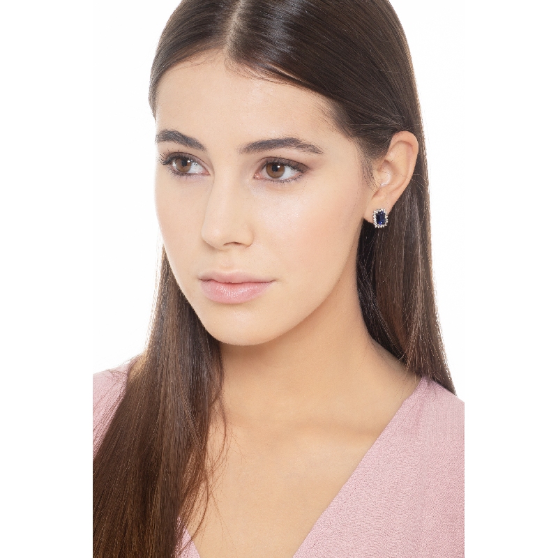 Pendientes halo oro blanco de 18k con zafiro azul Pendientes halo oro blanco de 18k con zafiro azul