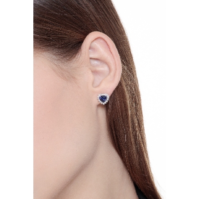 Pendientes halo de diamantes oro blanco de 18 kt con zafiros azules corazón 