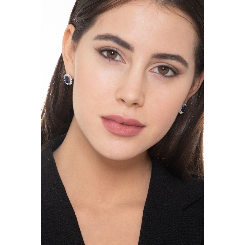 Pendientes en Oro Blanco 18k con Zafiros Azules Rectangulares y Diamantes Pendientes en Oro Blanco 18k con Zafiros Azules Rectangulares y Diamantes