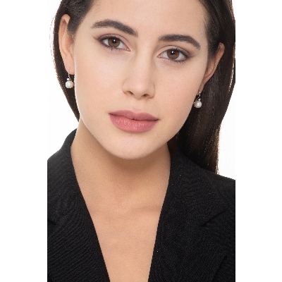 Pendientes de oro blanco de 18 quilates con perlas cultivadas de 7 mm y diamante