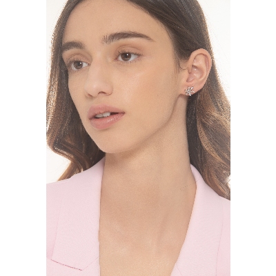 Pendientes de oro blanco 18k con flor y diamantes