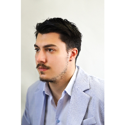 Pendiente mono en oro blanco de 18k a 4 garras con diamante negro 