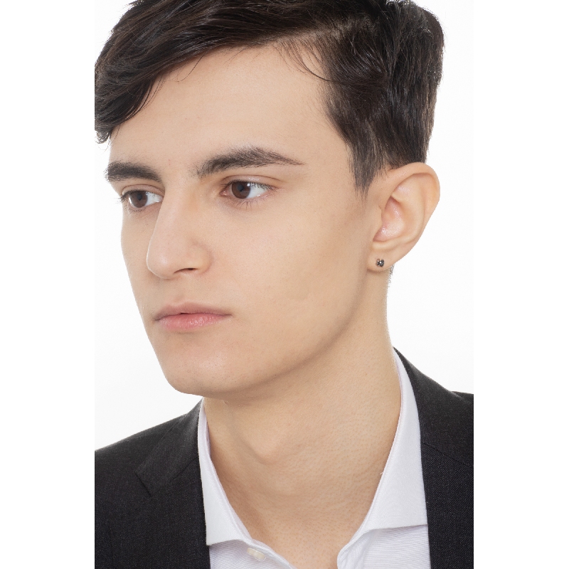 Pendiente hombre mono en oro blanco 18ct 4 garras con diamante negro  Pendiente hombre mono en oro blanco 18ct 4 garras con diamante negro