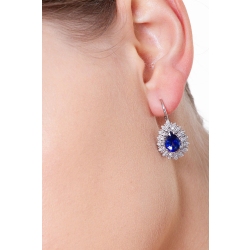 Pendientes de oro blanco de 18k con zafiros azules 2