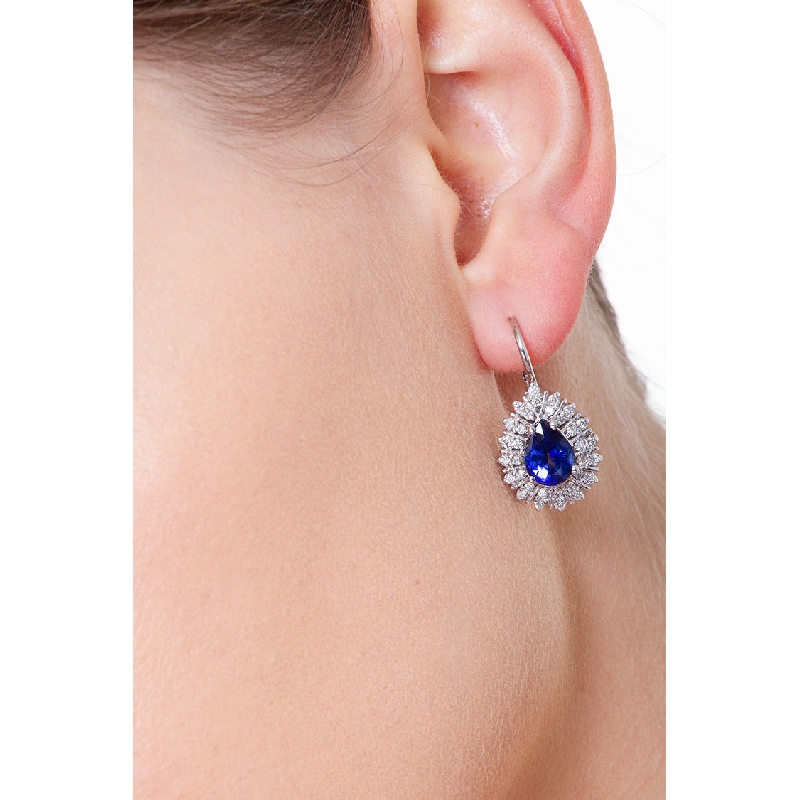 Pendientes de oro blanco de 18k con zafiros azules Pendientes de oro blanco de 18k con zafiros azules