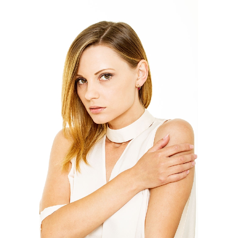 Pendientes oro amarillo 18K rubíes ovalados y diamantes Pendientes oro amarillo 18K rubíes ovalados y diamantes