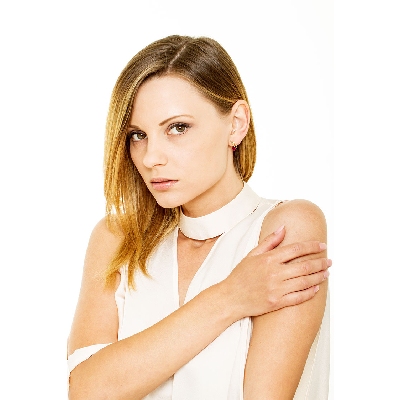 Pendientes oro amarillo 18K rubíes ovalados y diamantes