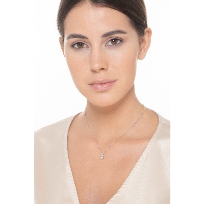 Colgante trilogy engastado con diamantes de talla brillante