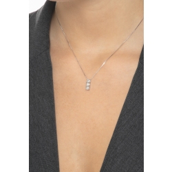 Collar en oro blanco de 18k con colgante 3 diamantes 2