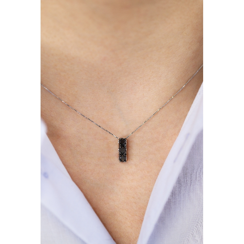 Collar en oro blanco de 18 quilates con colgante trilogy de diamantes negros, 50 cm Collar en oro blanco de 18 quilates con colgante trilogy de diamantes negros, 50 cm