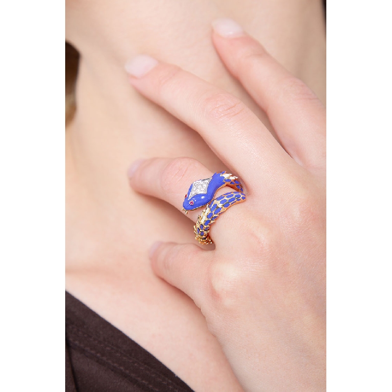 Anillo serpiente en oro amarillo 18k con diamantes y rubíes
