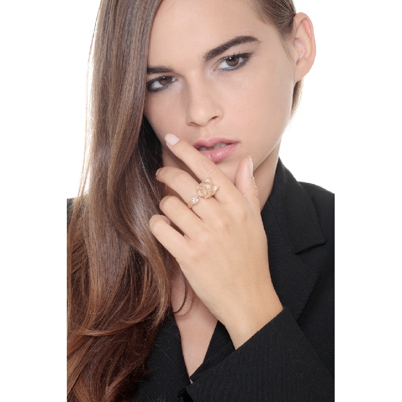 Anillo perro maltés en oro rosa 18k con diamantes