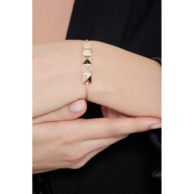 Pulsera con placa piramidal oro amarillo 18 quilates y diamantes Pulsera con placa piramidal oro amarillo 18 quilates y diamantes