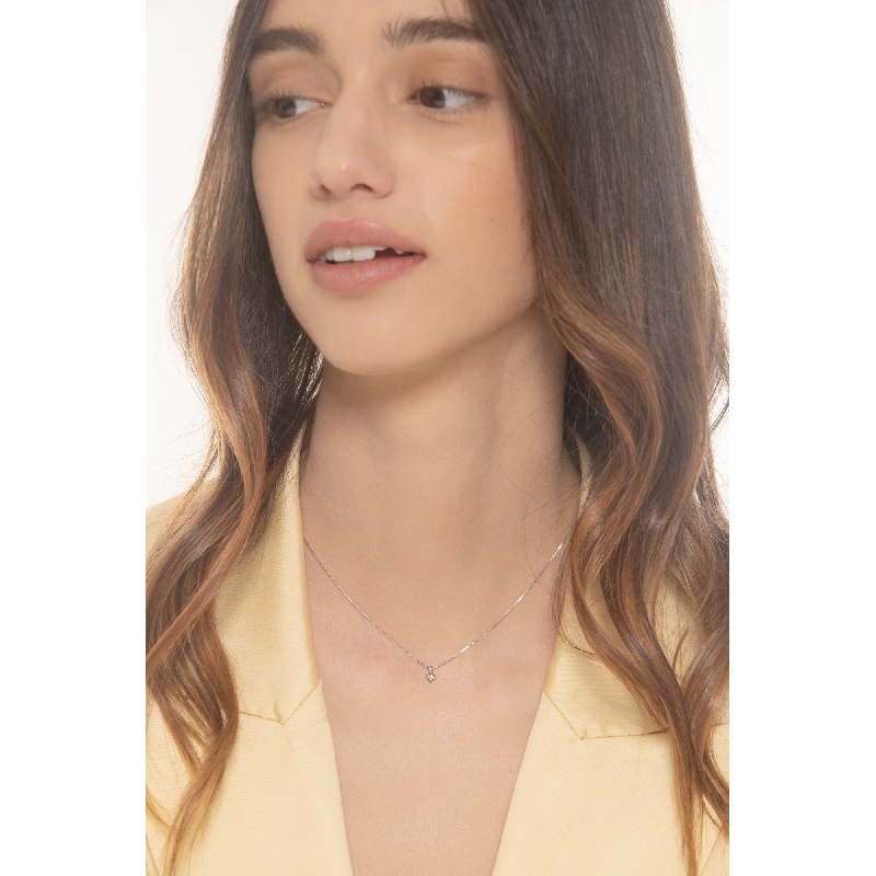 Collar colgante punto de luz con diamante natural  Collar colgante punto de luz con diamante natural