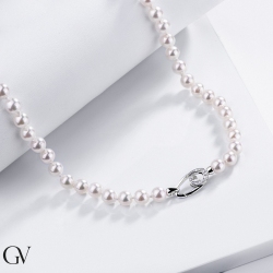 Collar de perlas japonesas con cierre oro blanco y diamantes 2