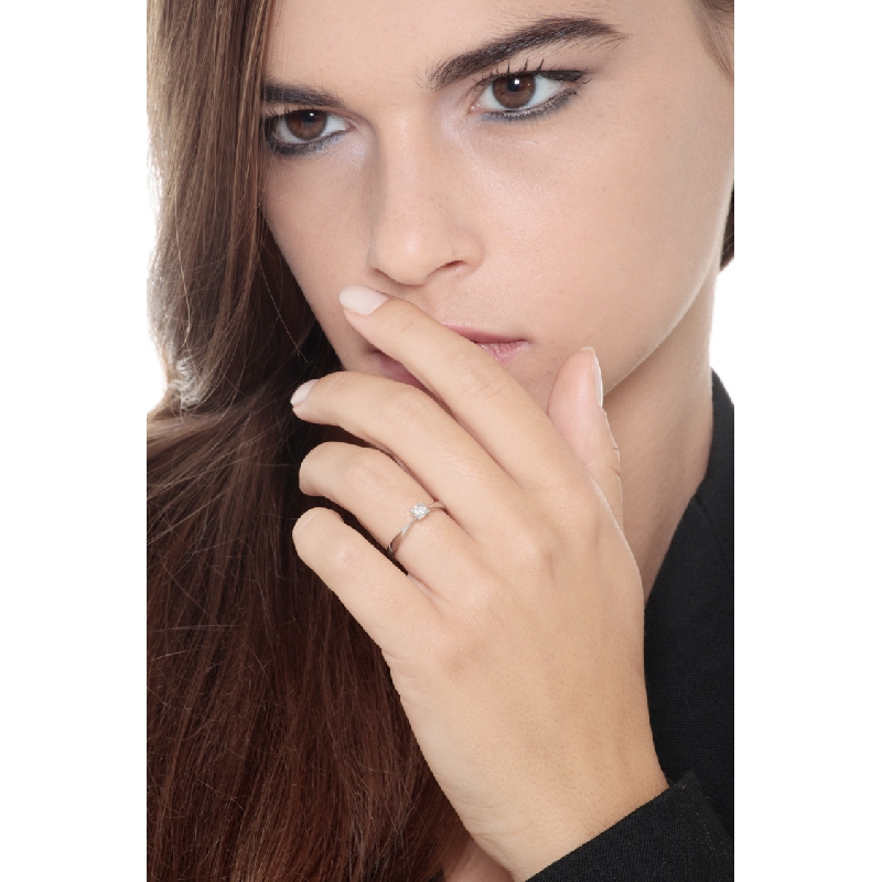 Anillo Solitario 4 Garras en Oro Blanco 18k con Diamante 0,20 ct