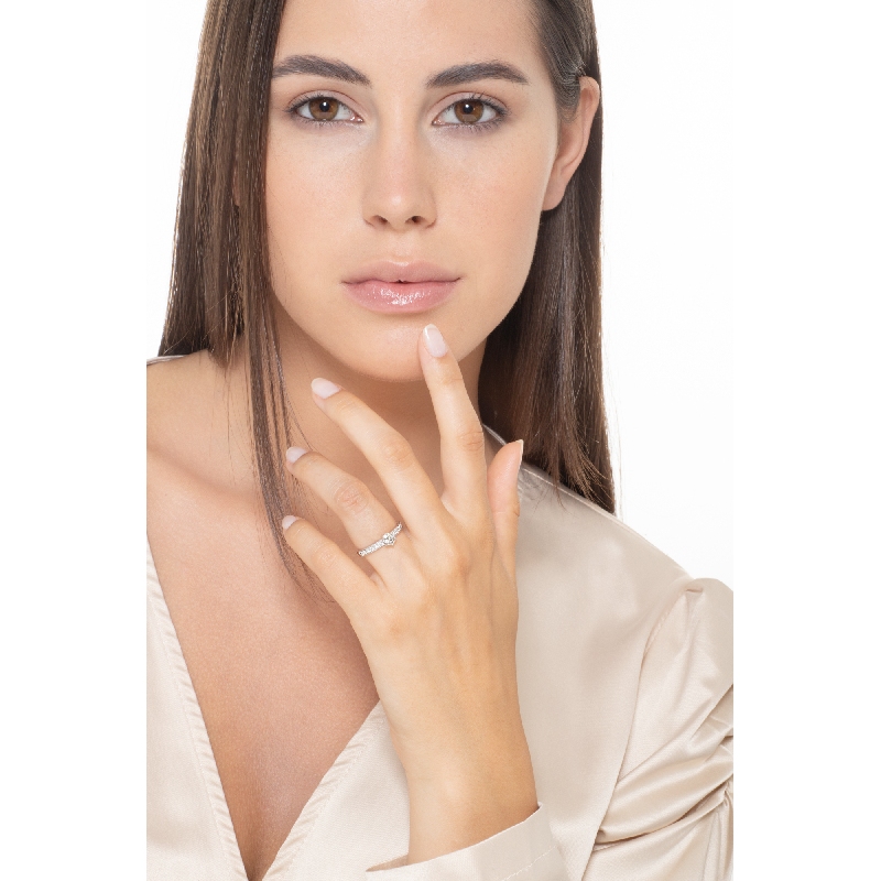 Anillo solitario en oro blanco 18 quilates y diamante central 0,50 ct Anillo solitario en oro blanco 18 quilates y diamante central 0,50 ct