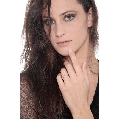 Anillo solitario oro blanco 18k corazón diamante 0.25ct brillante