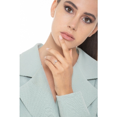 Solitario en oro blanco de 18 quilates con un diamante 0,50 ct